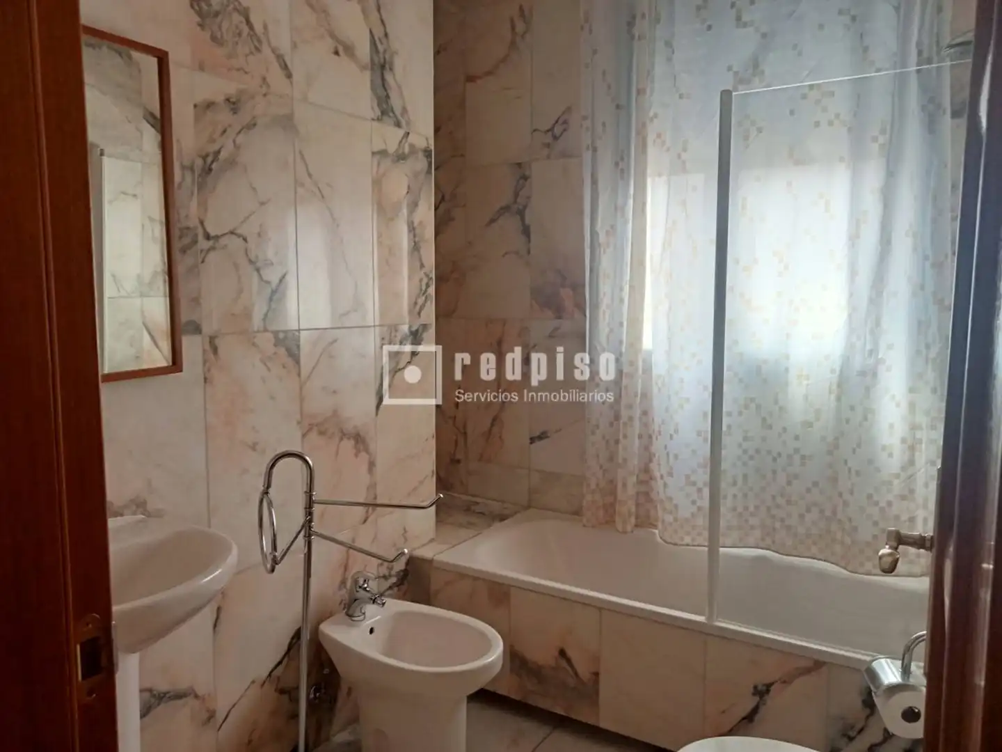 Bathroom of Flat for rent in Talavera de la Reina  with Air Conditioner, Heating and Parquet flooring
