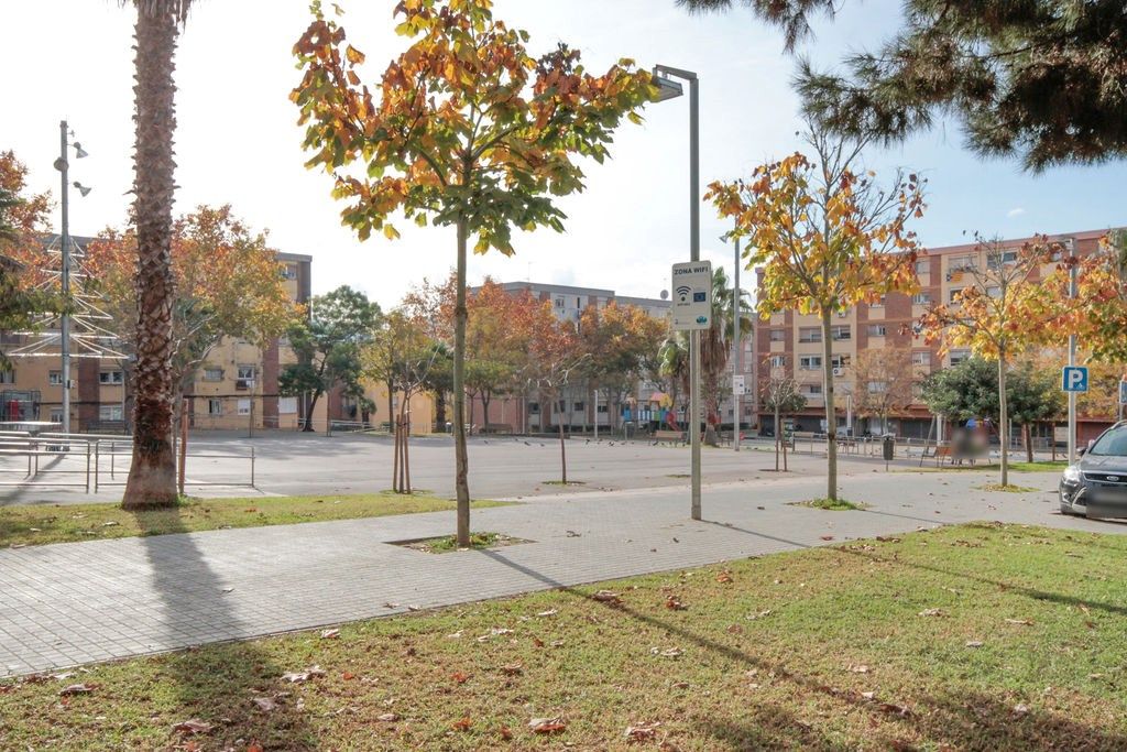 Vista exterior de Pis en venda en Montornès del Vallès
