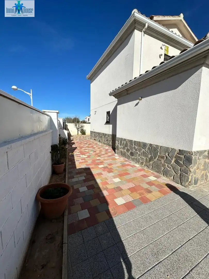 Terrassa de Casa o xalet en venda en Albacete amb Aire condicionat, Jardí privat i Parquet
