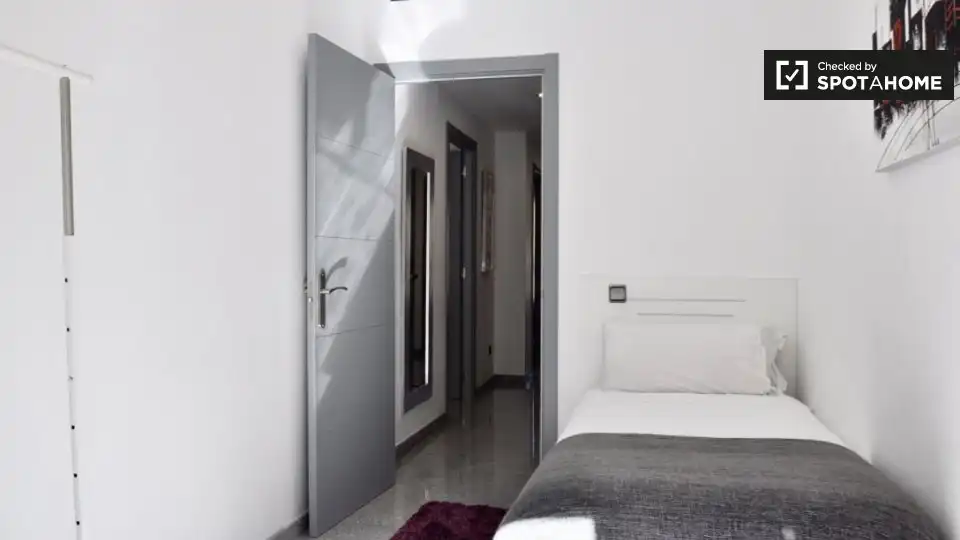 Piso con terraza en alquiler en Gràcia, imagen 13