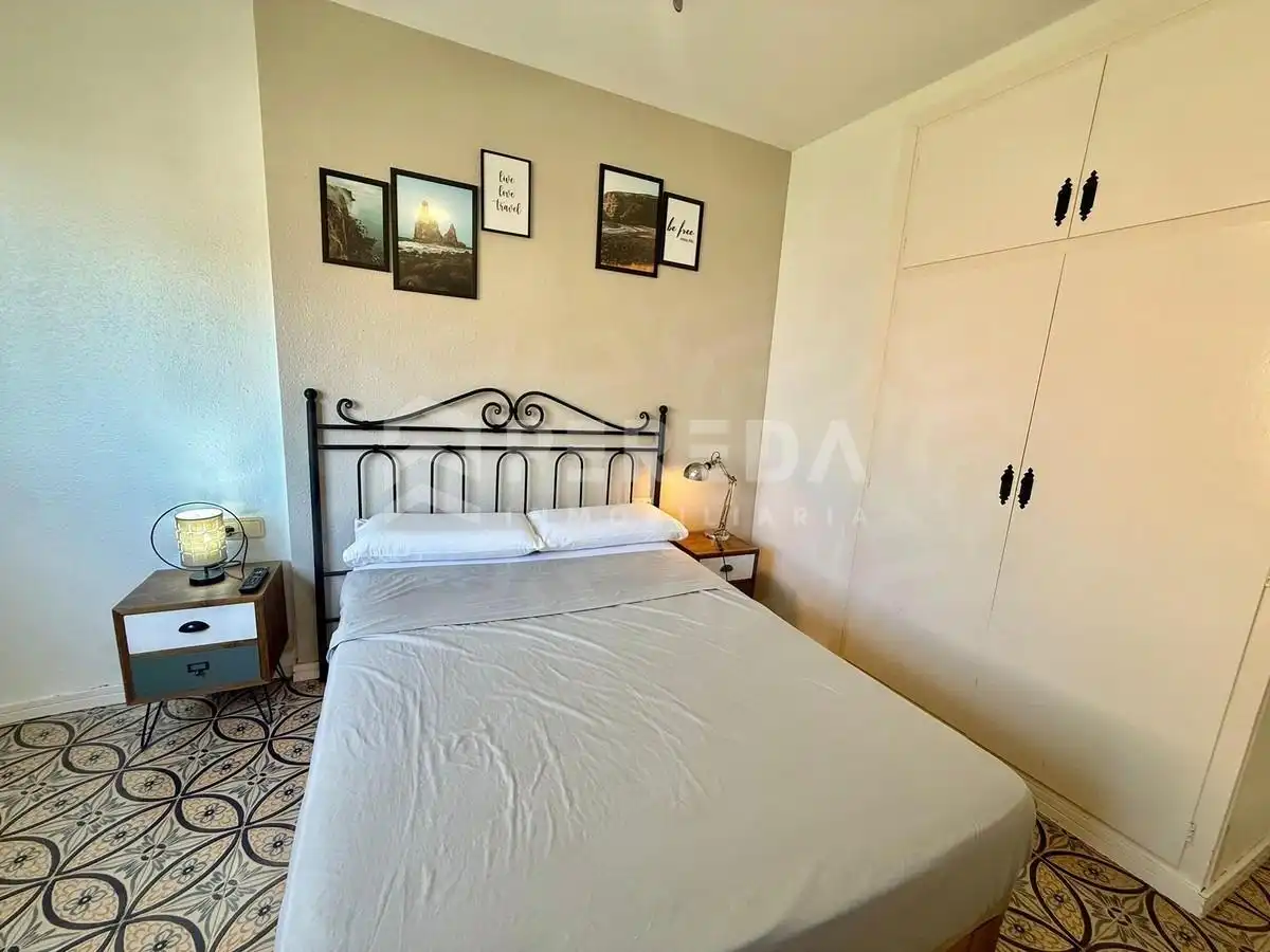 Habitación de Apartamento en venta en Roquetas de Mar con Aire acondicionado, Jardín privado y Amueblado