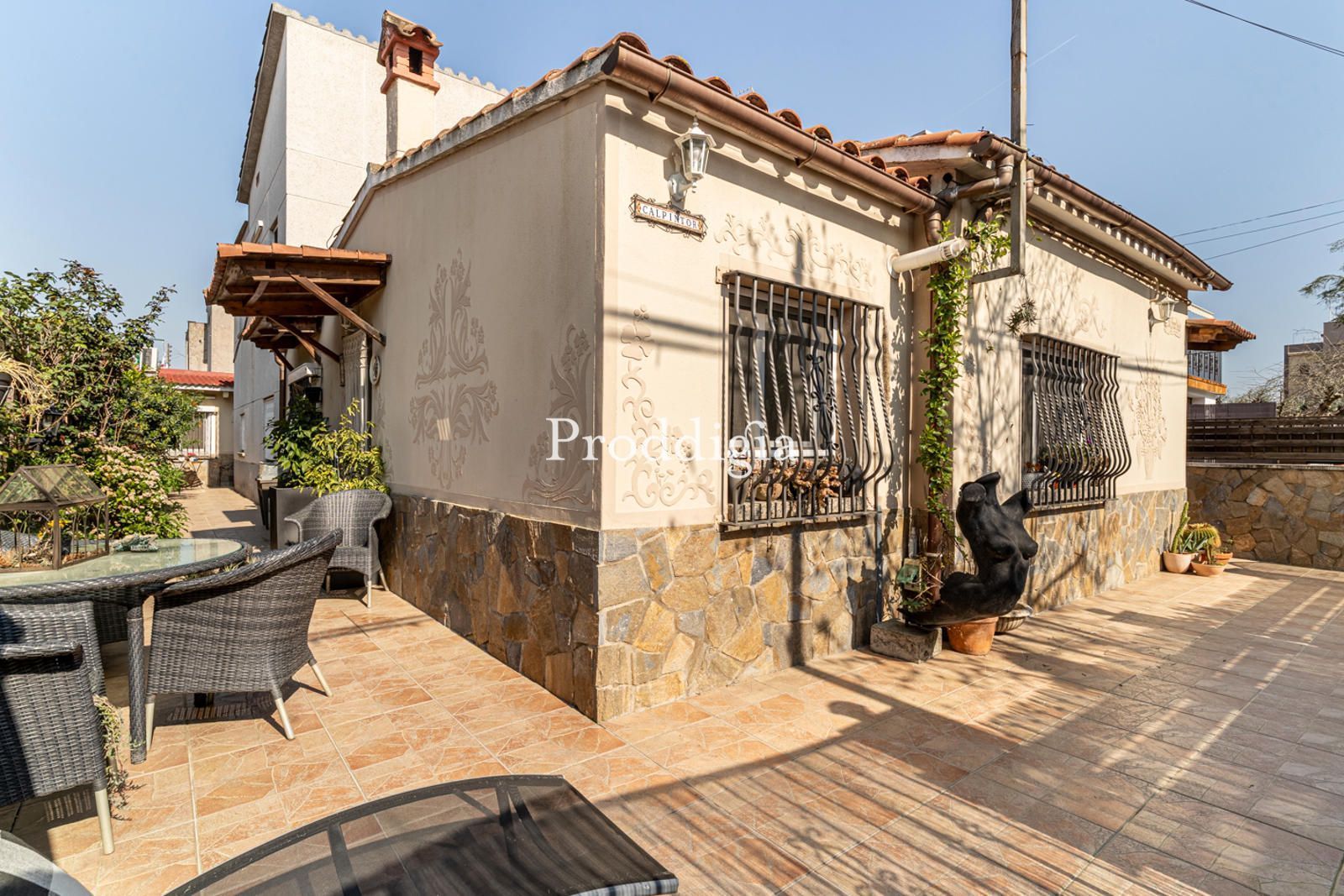 Vista exterior de Casa o chalet en venta en Cerdanyola del Vallès con Aire acondicionado, Calefacción y Terraza