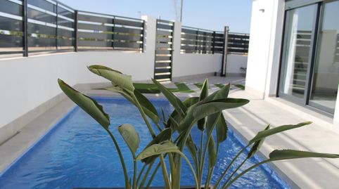 Viviendas nuevas en Roldán  diseño, eficiencia y vida al sol