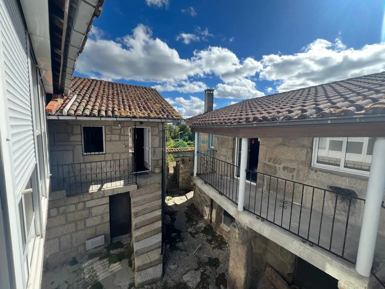 Vista exterior de Casa o xalet en venda en Coles amb Calefacció, Jardí privat i Traster