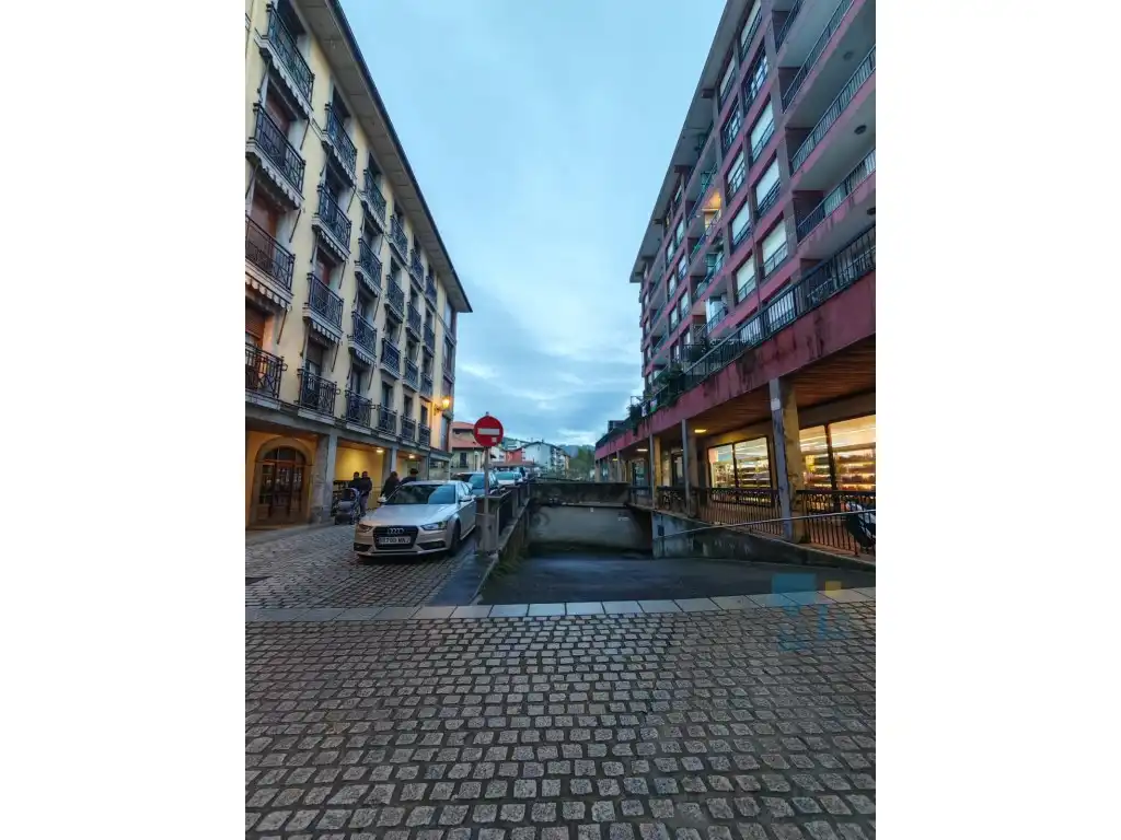 Exterior view of Buildings for sale in Azpeitia