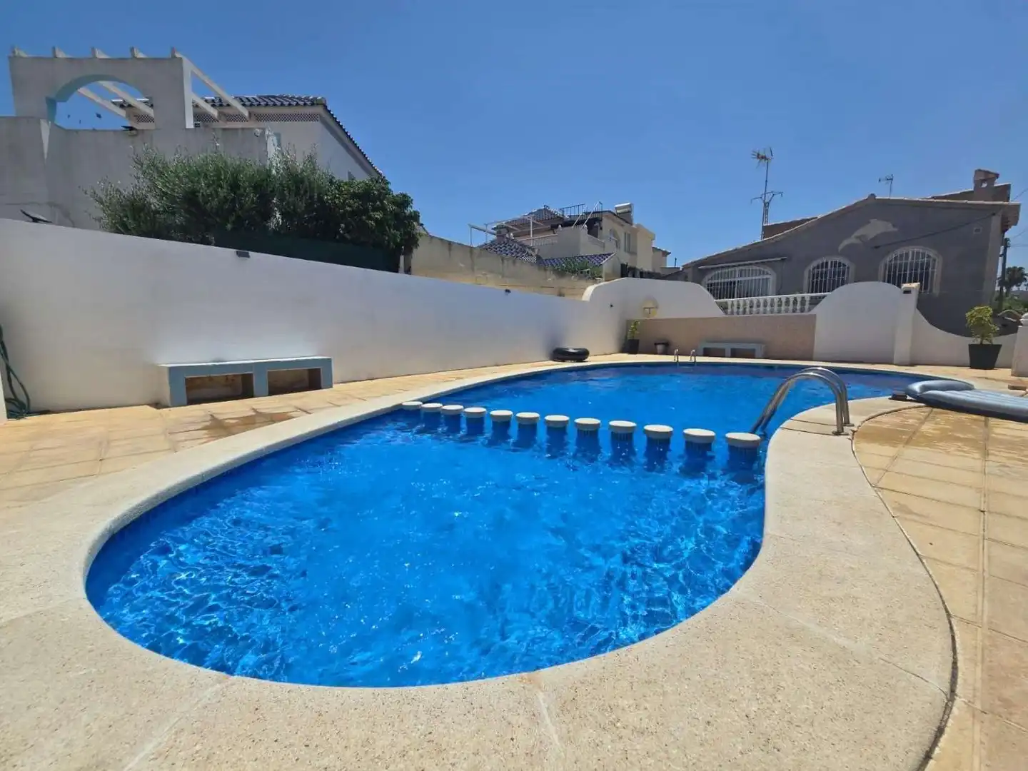Piscina de Casa o xalet en venda en Torrevieja amb Aire condicionat, Calefacció i Terrassa
