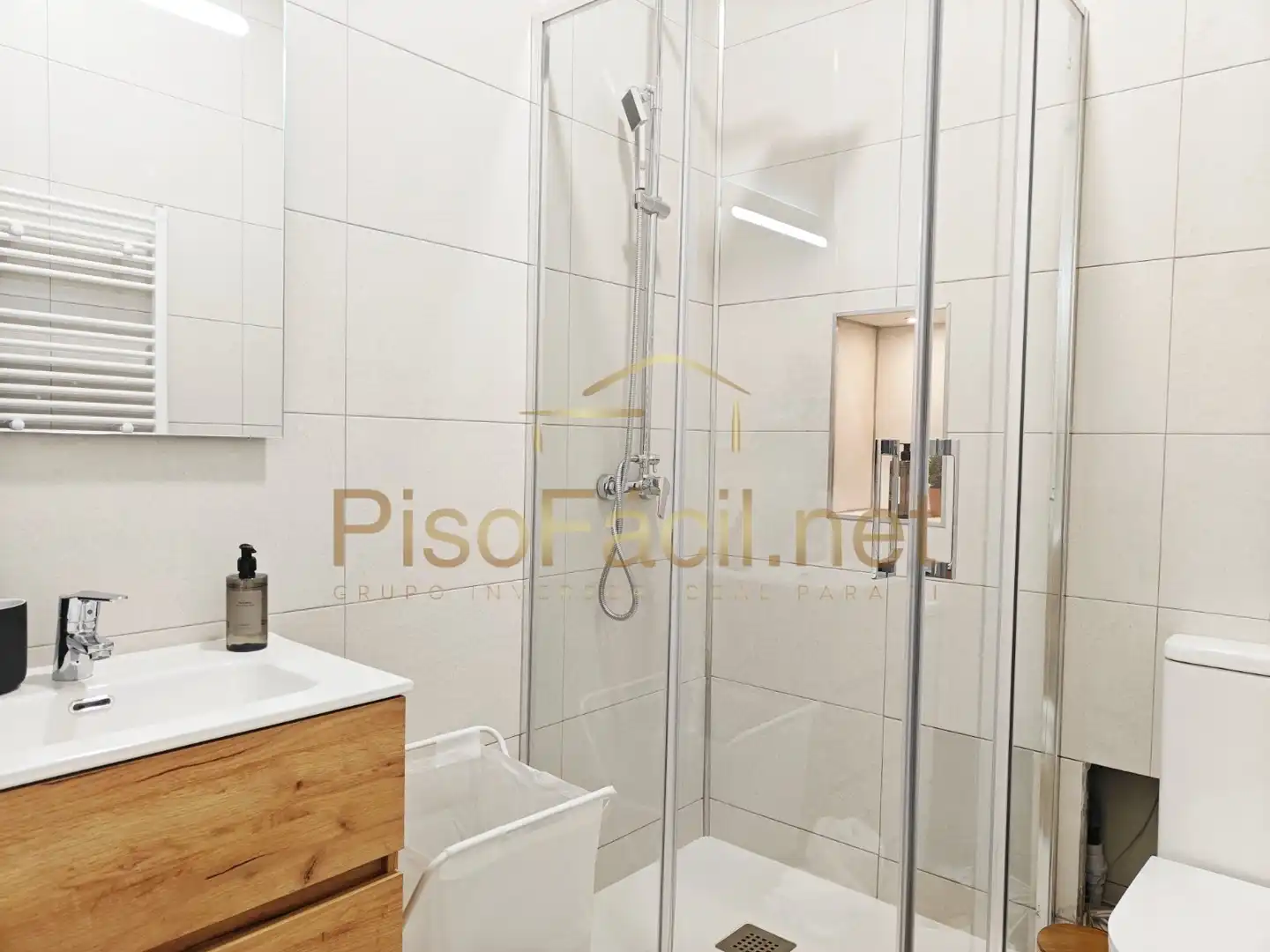 Baño de Piso en venta en Madrid con Aire acondicionado, Calefacción y Amueblado