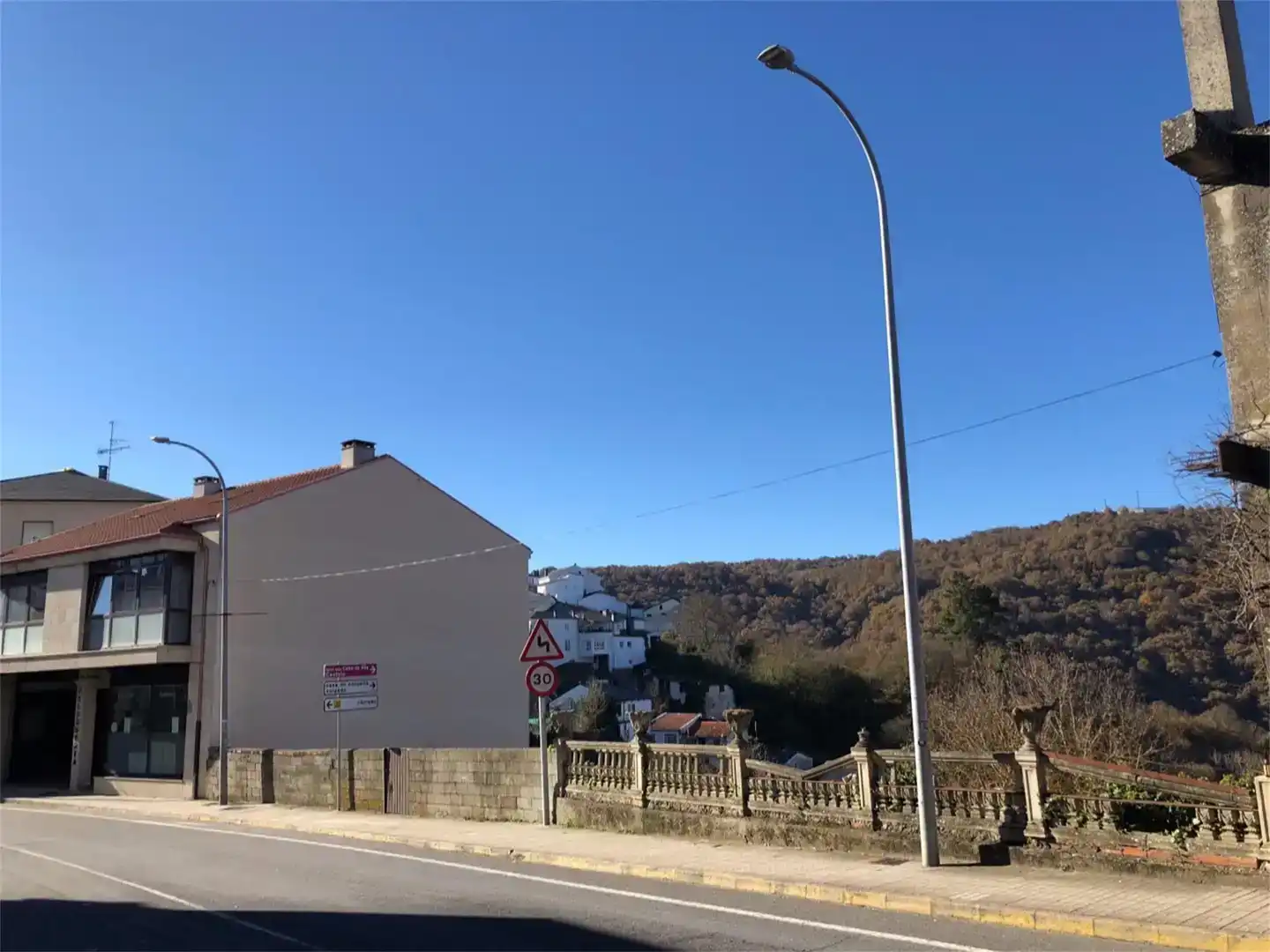 Vista exterior de Pis en venda en Viana do Bolo amb Aire condicionat i Traster