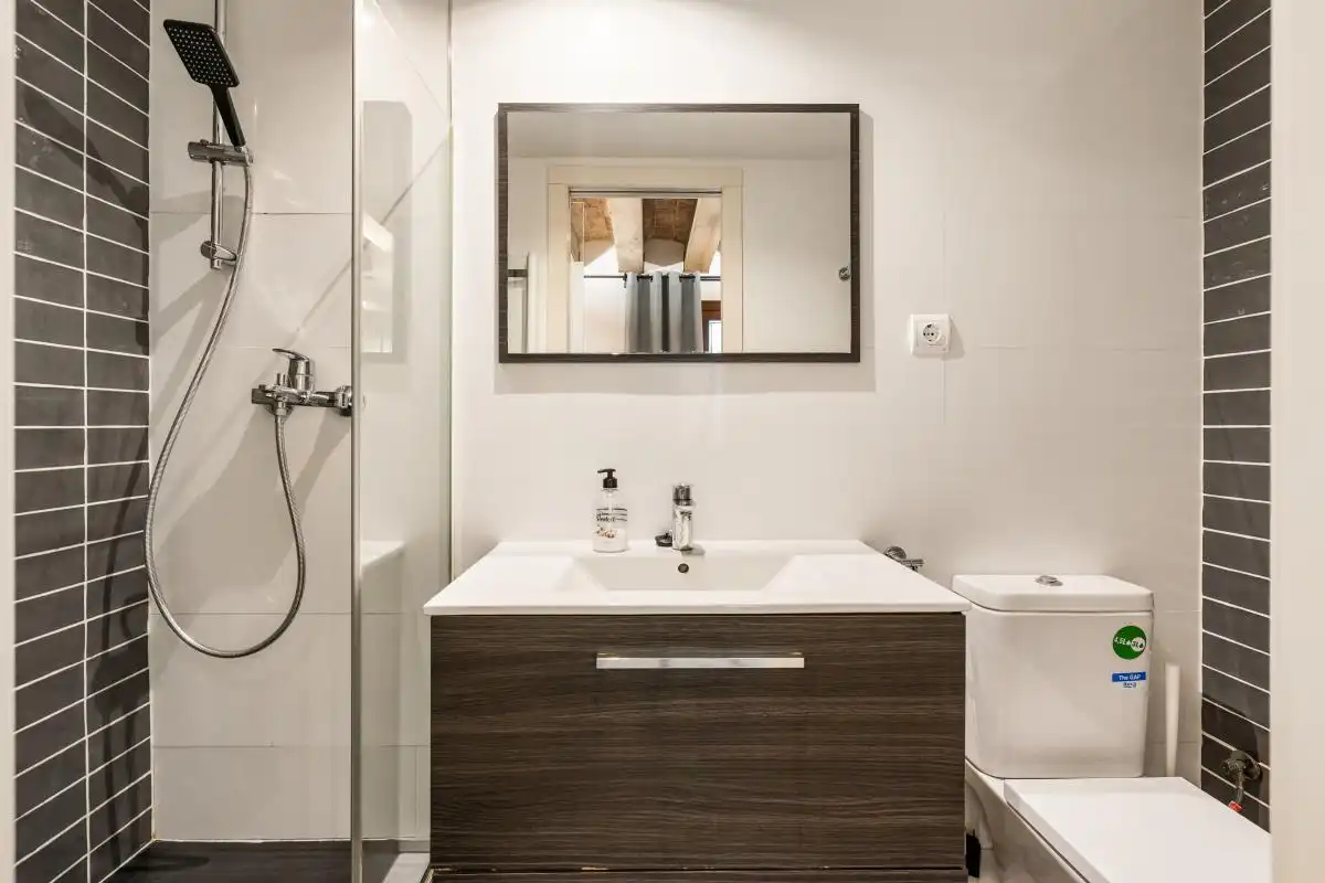 Baño de Piso en venta en Barcelona con Aire acondicionado, Calefacción y Amueblado