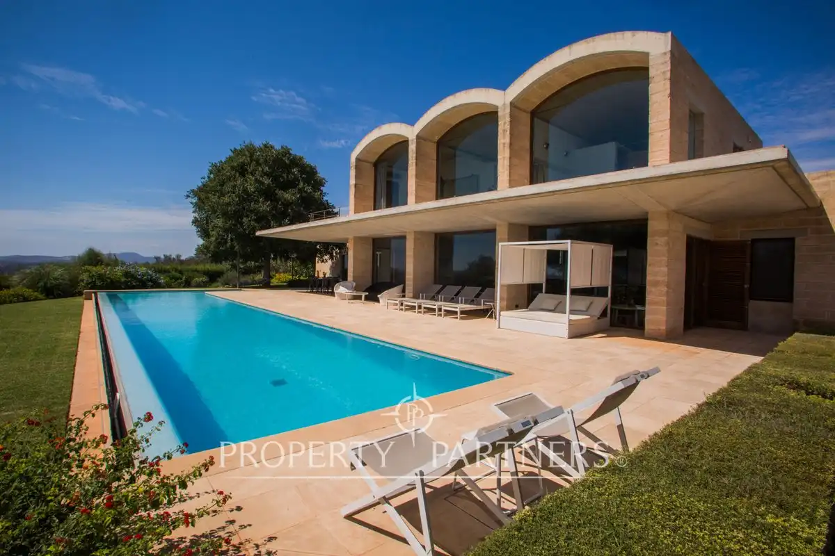 Casa rústica amb piscina en venda a Son Colom