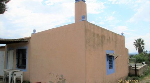 finca con caseta, balsa  y agua a 9 km del centro de Vinaròs