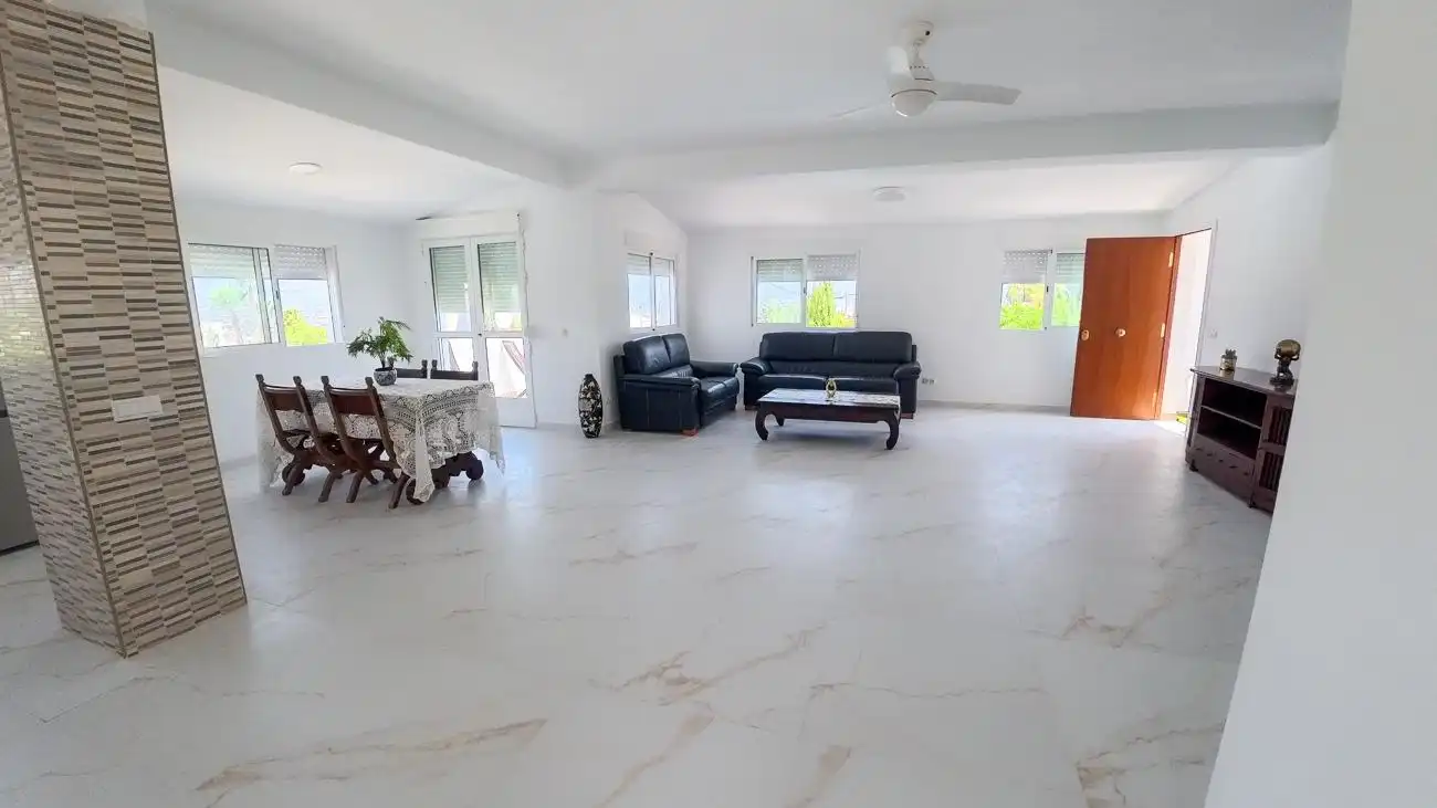 Wohnzimmer von Haus oder Chalet zur Miete in L'Alfàs del Pi mit Klimaanlage, Privatgarten und Abstellraum