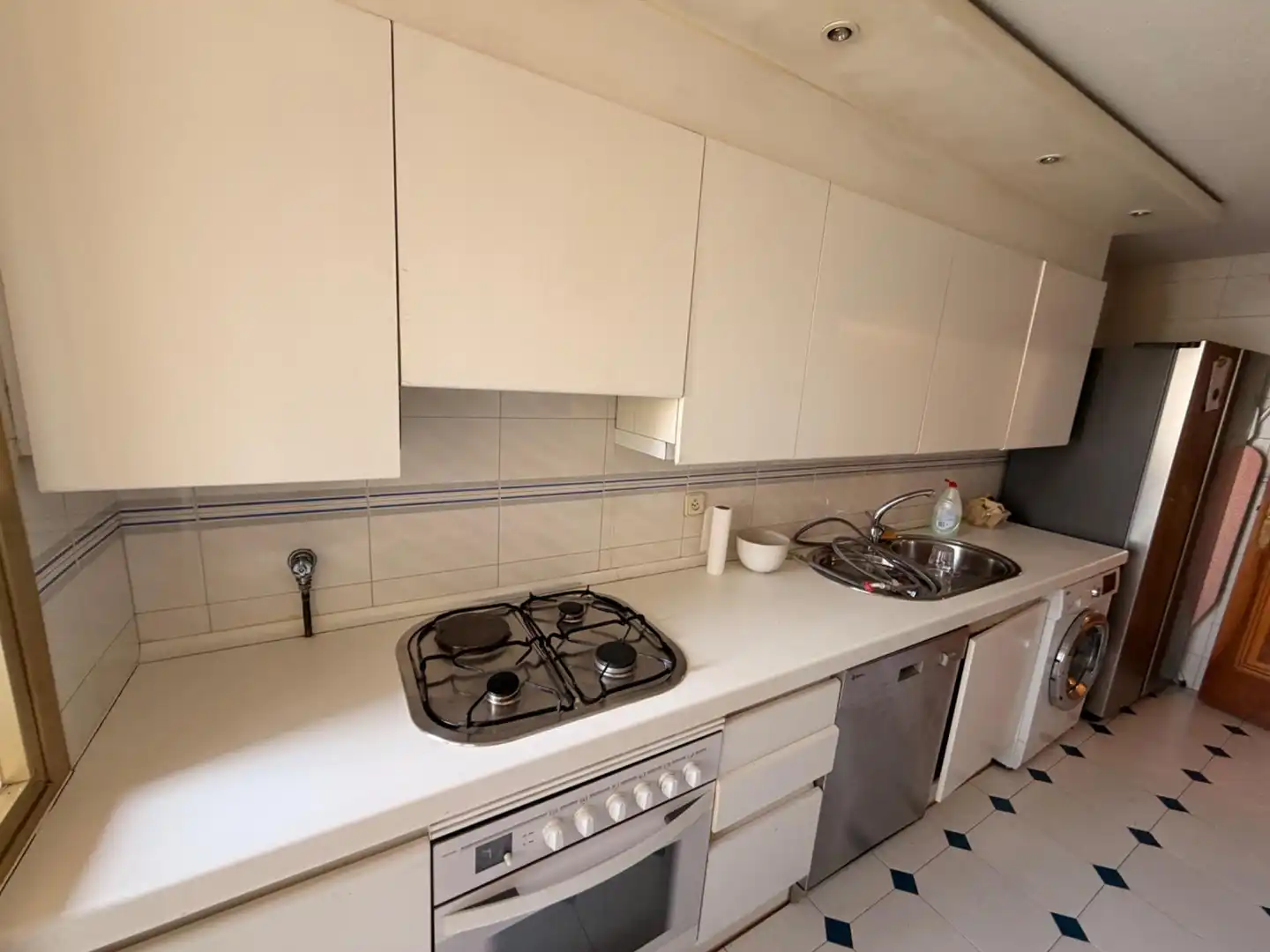 Kitchen of Flat for rent in Madrid  with Private garden, Swimming Pool and Balcony