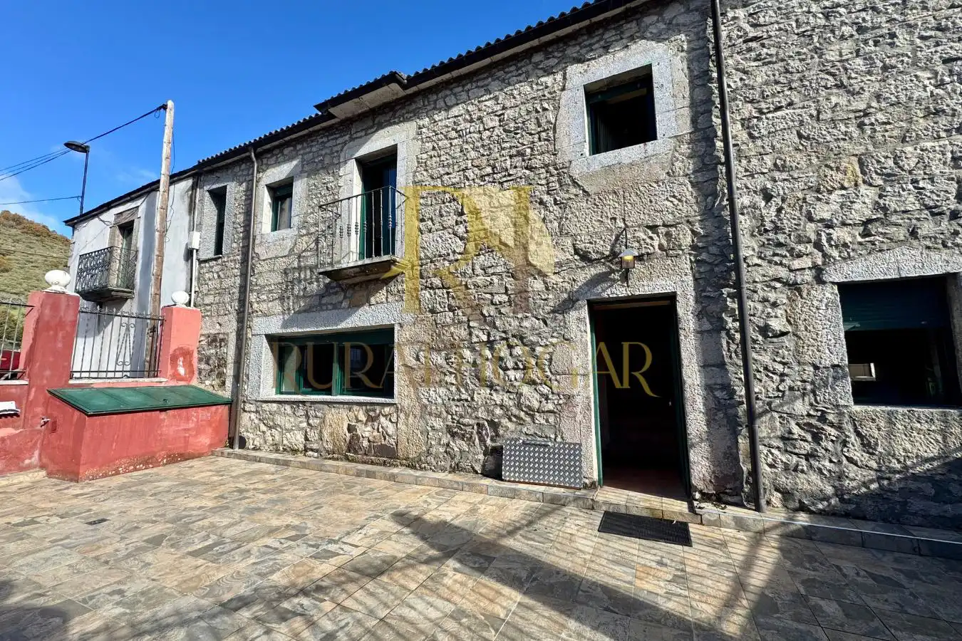 Detached homes for sale in Carretera Bayos, 1, Cabrillanes