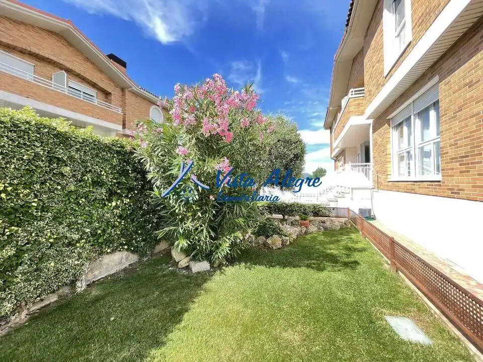Garten von Einfamilien-Reihenhaus zum Verkauf in Zarratón mit Heizung, Privatgarten und Parkett