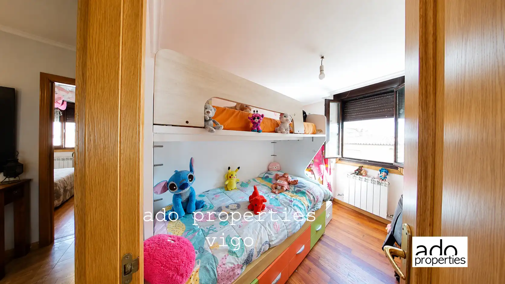 Schlafzimmer von Wohnung zum Verkauf in Redondela mit Heizung, Parkett und Möbliert