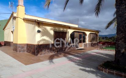 Vista exterior de Casa o xalet en venda en Castalla amb Aire condicionat, Jardí privat i Piscina