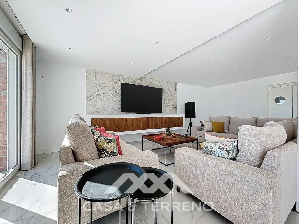 Sala d'estar de Casa o xalet en venda en Vélez-Málaga amb Aire condicionat, Jardí privat i Terrassa