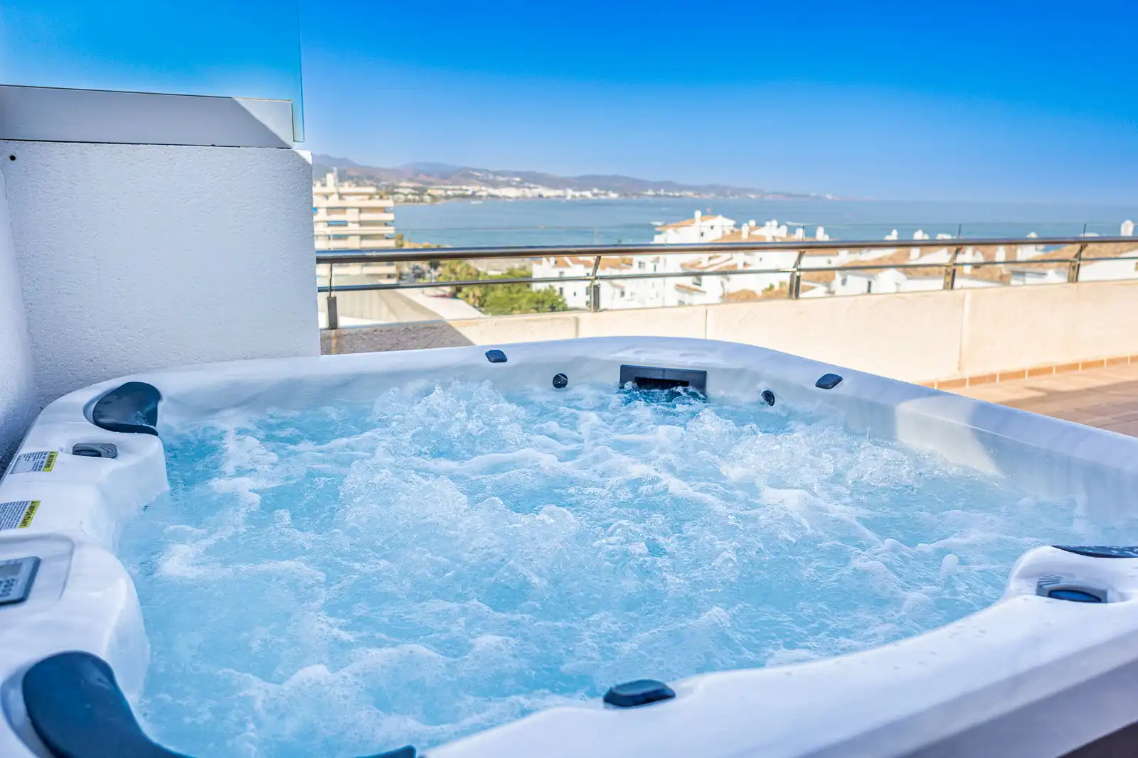 Habitación de Ático en venta en Marbella con Terraza, Piscina y Piscina comunitaria