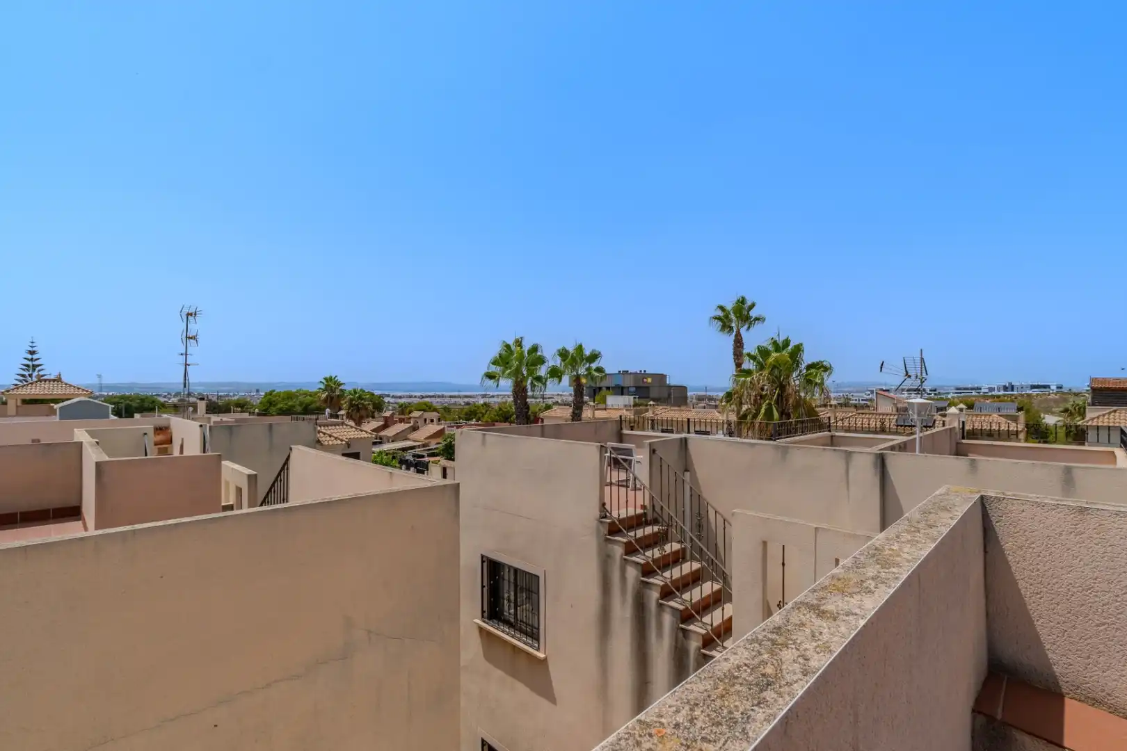 Terrassa de Casa o xalet en venda en Torrevieja amb Jardí privat, Terrassa i Piscina