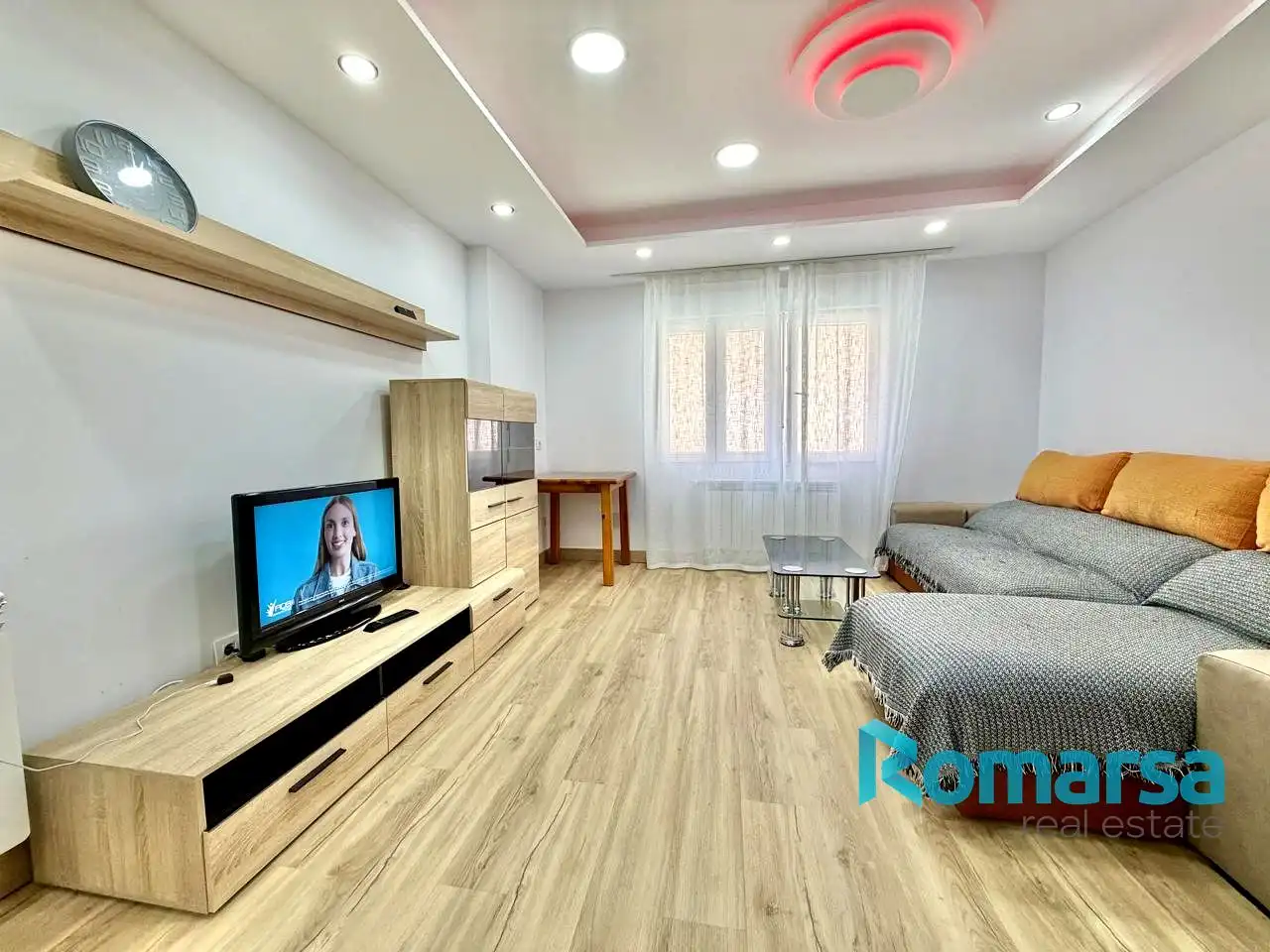Living room of Flat for sale in Ávila  with Heating, Terrace and Furnished