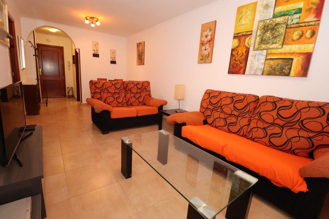 Sala d'estar de Pis de lloguer en Alhaurín El Grande amb Aire condicionat, Moblat i Balcó