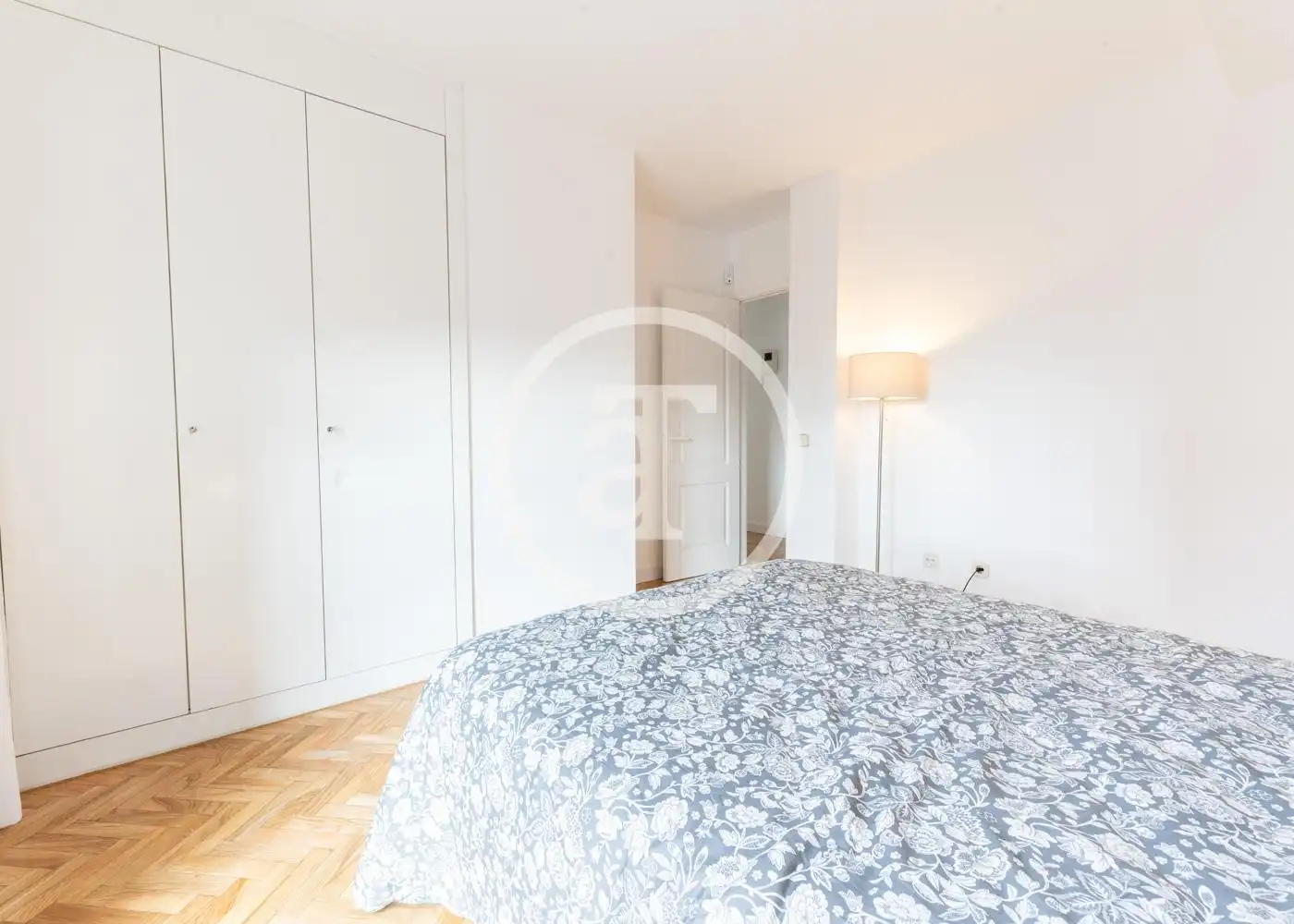 Flat for rent in Calle de Fereluz, Valdeacederas