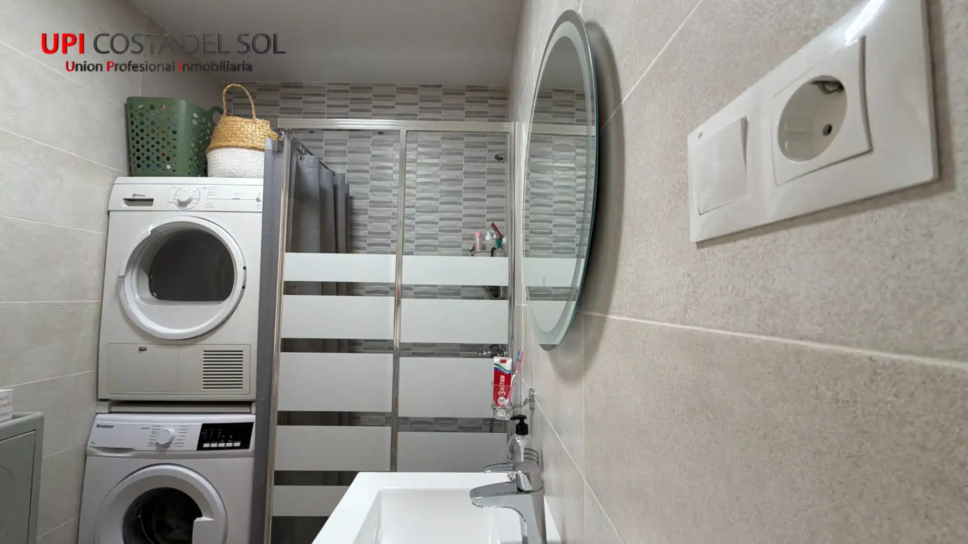 Bathroom of Apartments for sale in Benalmádena  with Parquet flooring, Furnished and Oven