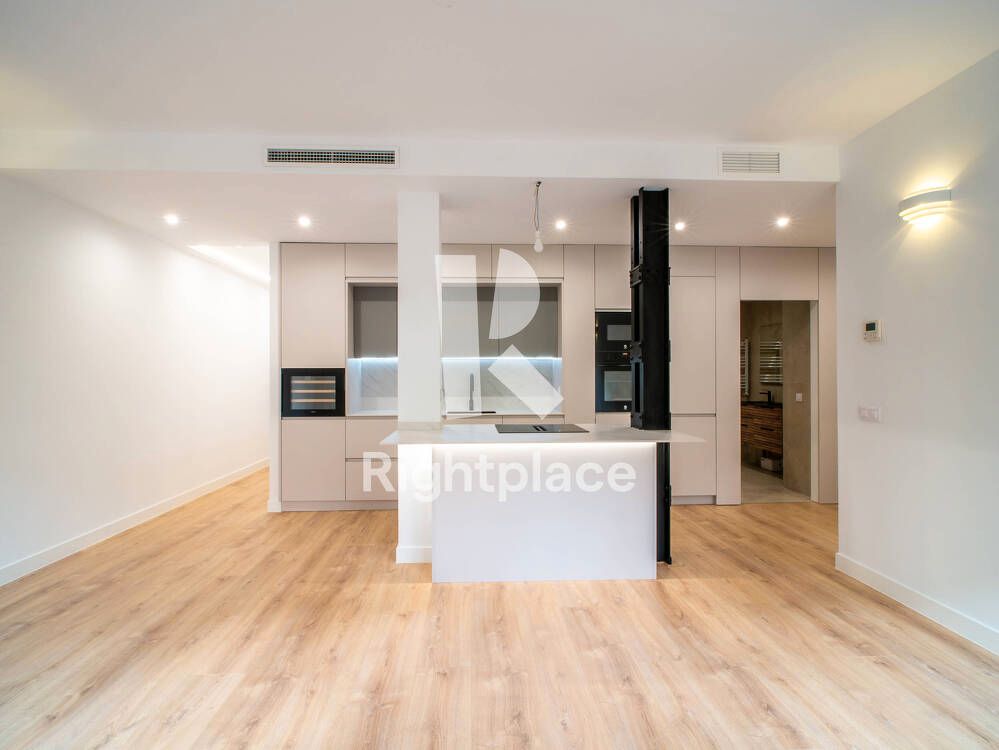 Kitchen of Flat for sale in  Madrid Capital  with Air Conditioner, Heating and Terrace