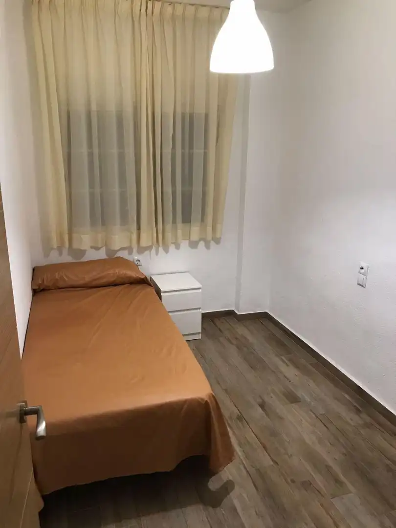 Habitación de Piso de alquiler en Huelva con Aire acondicionado