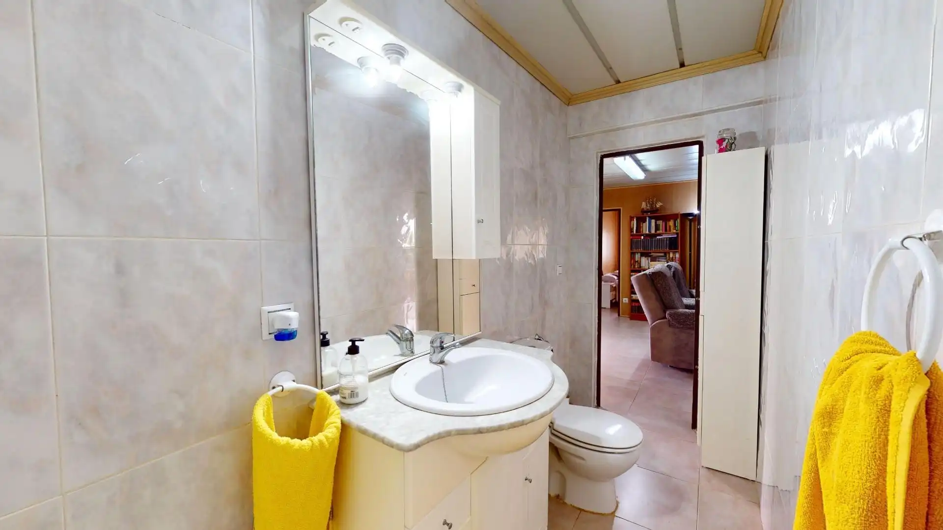 Baño de Casa o chalet en venta en Córdoba con Aire acondicionado, Calefacción y Jardín privado