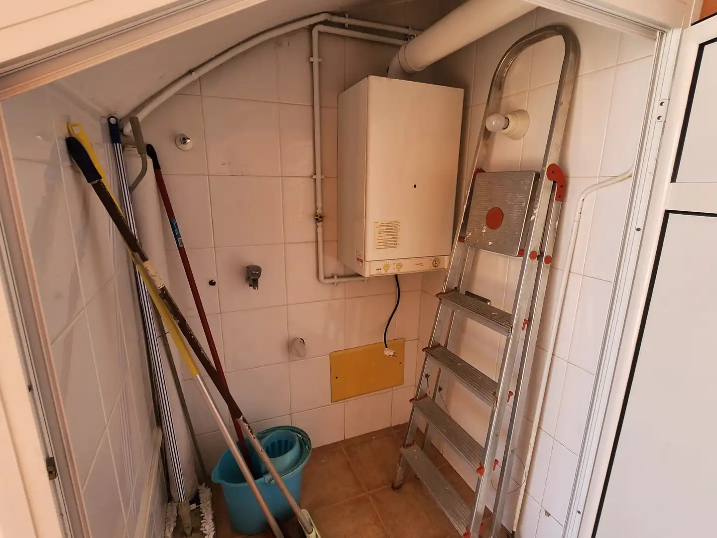 Baño de Casa adosada en venta en Roda de Berà con Aire acondicionado, Calefacción y Terraza