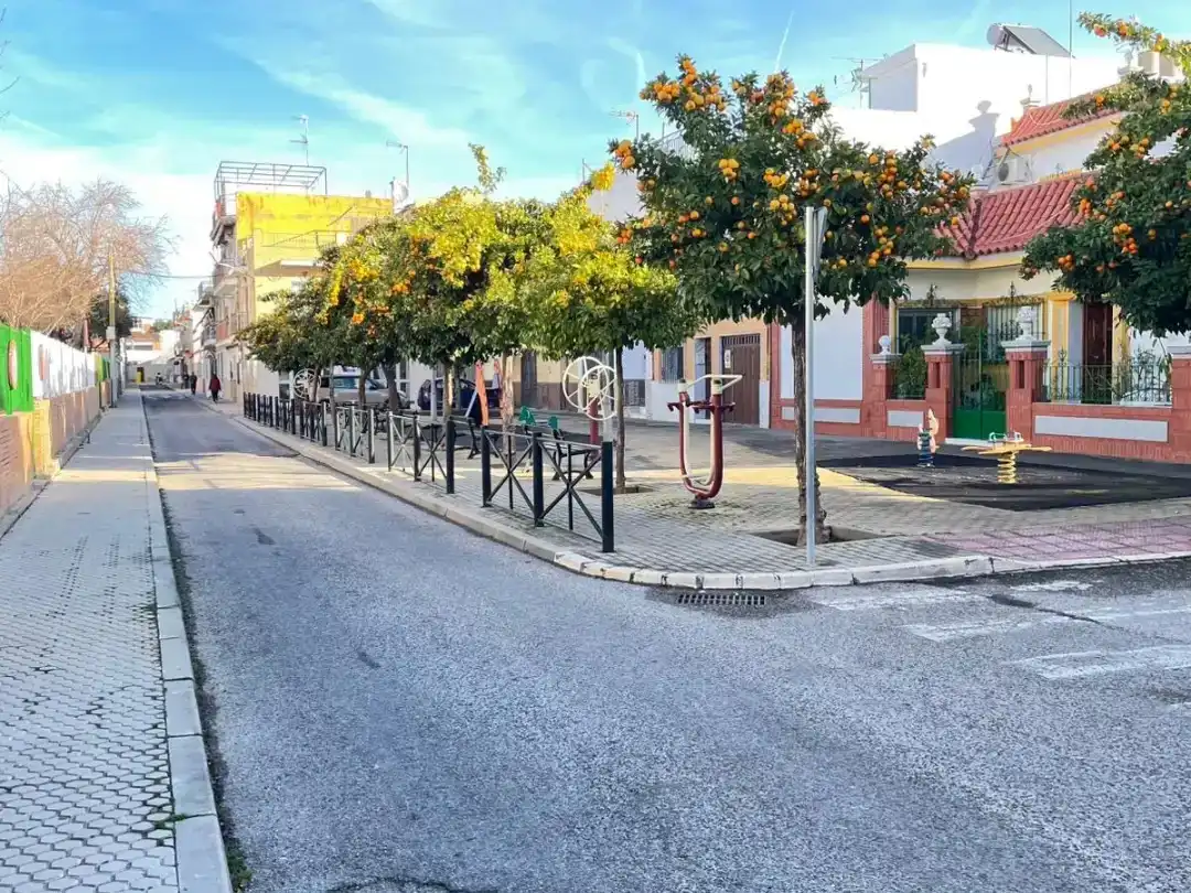 Vista exterior de Casa o xalet en venda en Camas amb Aire condicionat i Balcó
