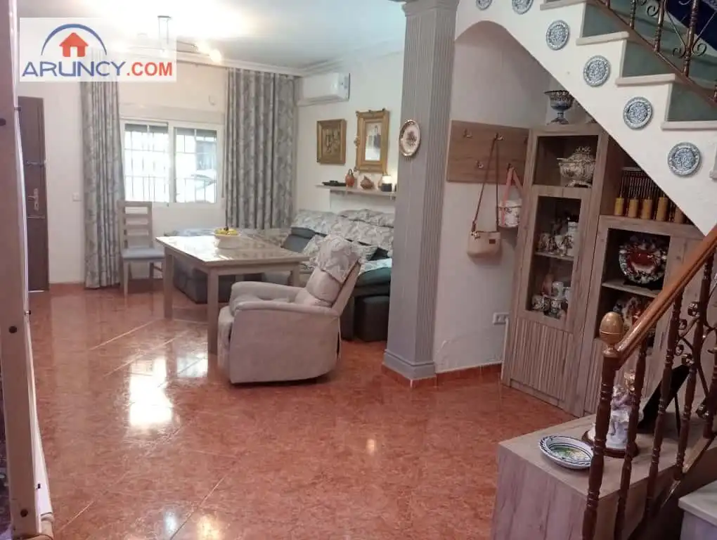 Sala de estar de Casa o chalet en venta en Sevilla con Calefacción, Terraza y Trastero