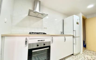 Kitchen of Flat for sale in  Valencia Capital  with Air Conditioner and Balcony