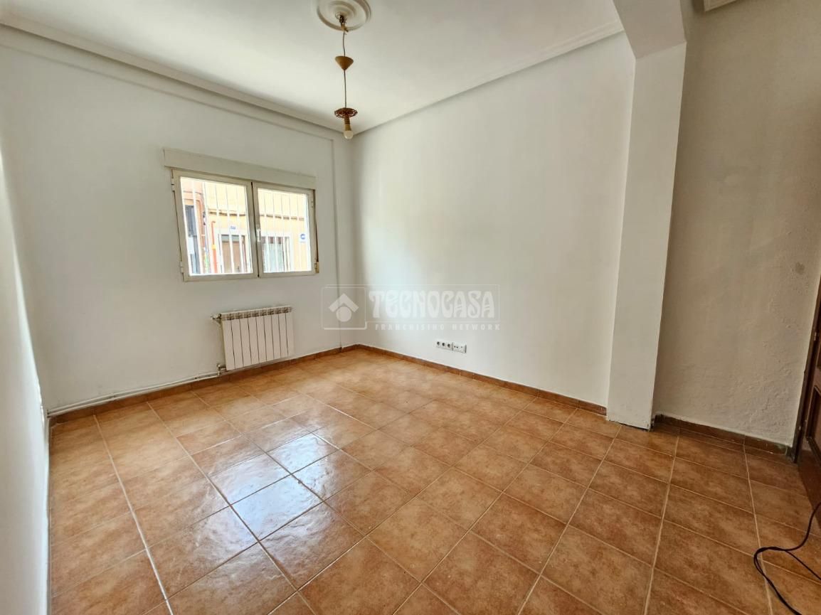 Flat for sale in  Madrid Capital  with Heating