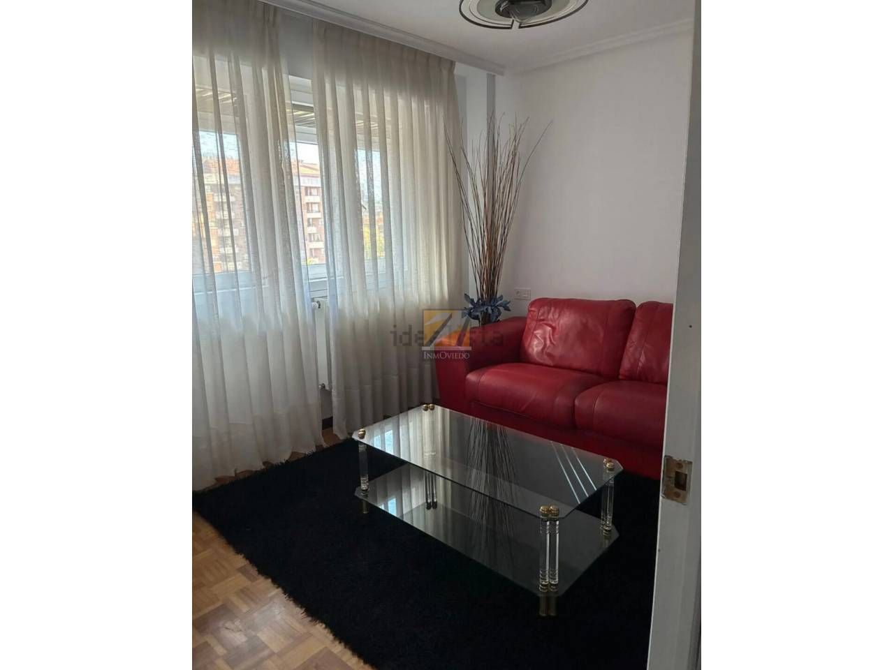 Sala de estar de Apartamento de alquiler en Oviedo  con Calefacción, Parquet y Terraza