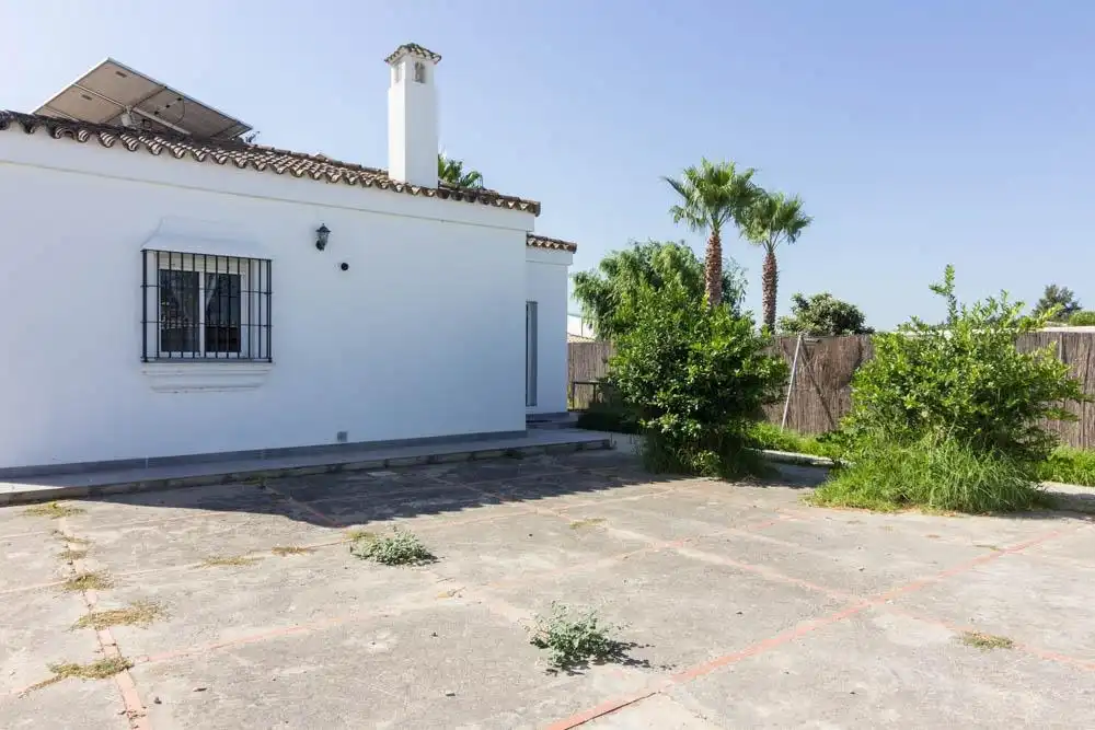 Vista exterior de Finca rústica en venta en El Puerto de Santa María con Piscina