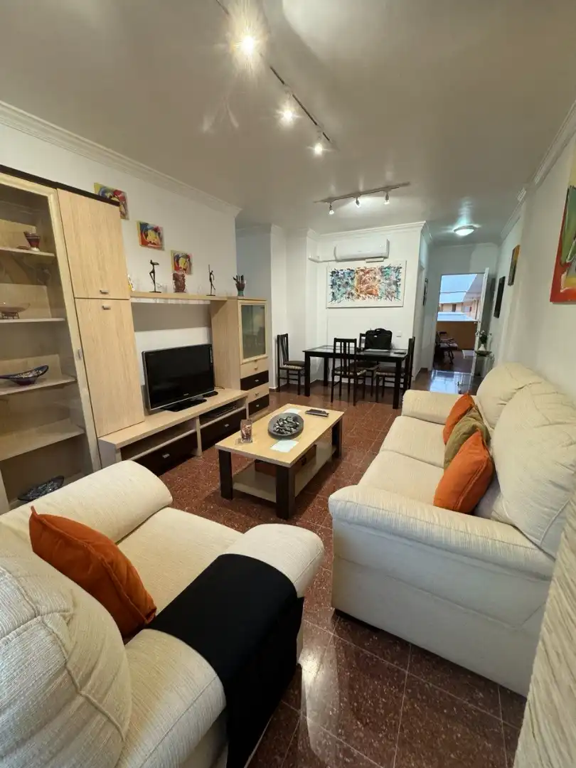 Sala de estar de Apartamento de alquiler en San Bartolomé de Tirajana con Aire acondicionado, Amueblado y Horno