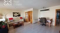 Exterior view of Flat for sale in Santa Coloma de Gramenet  with Air Conditioner and Balcony