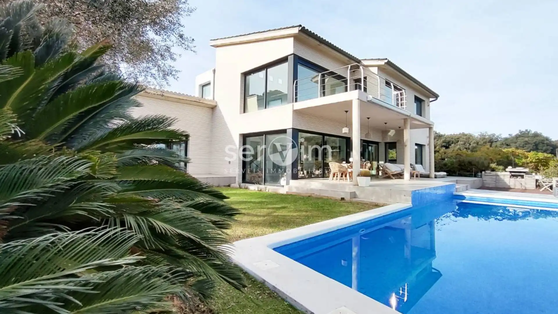 Vista exterior de Casa o xalet en venda en Bescanó amb Terrassa i Piscina