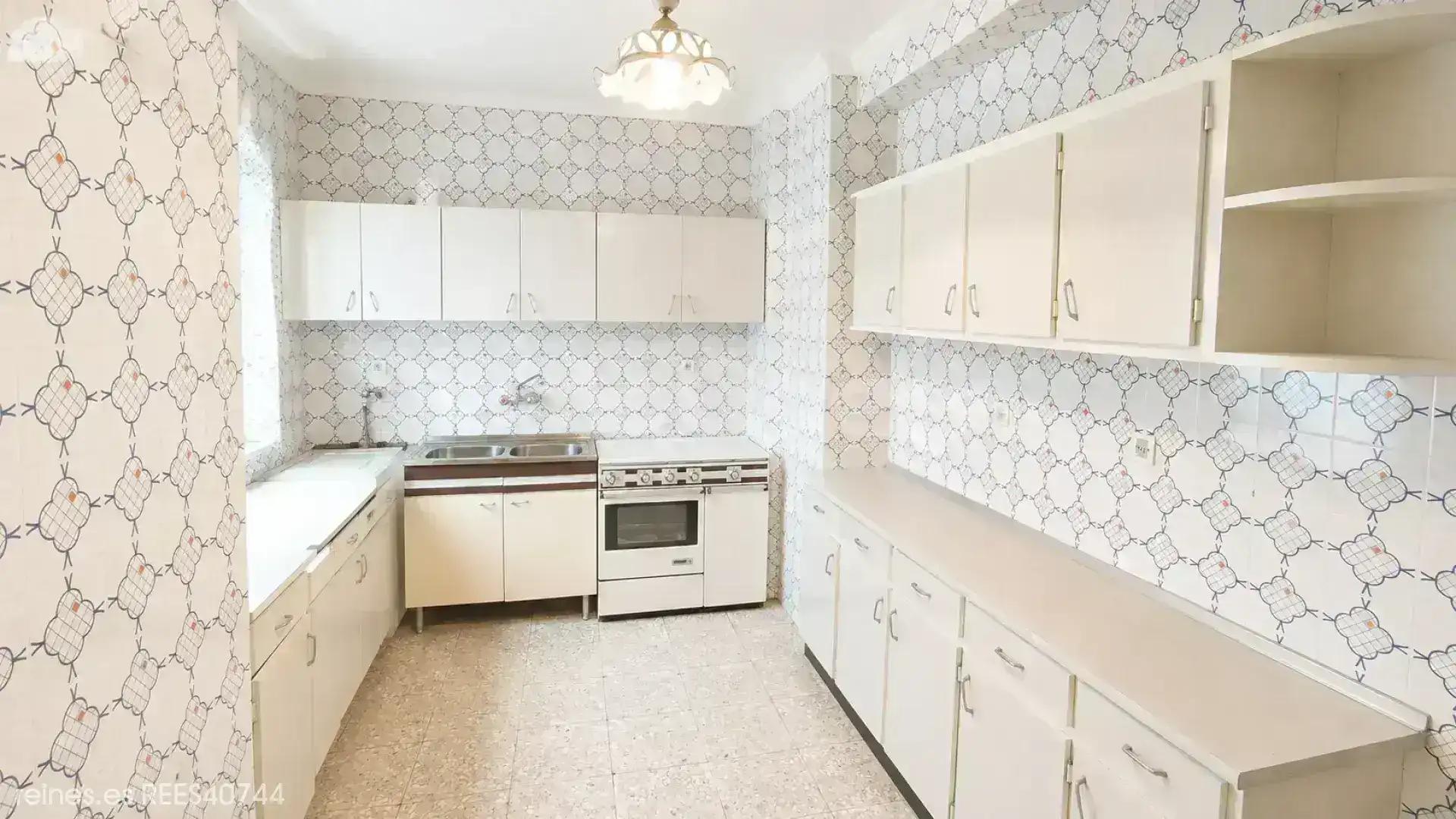 Cocina de Piso en venta en Torrelavega  con Calefacción, Terraza y Amueblado