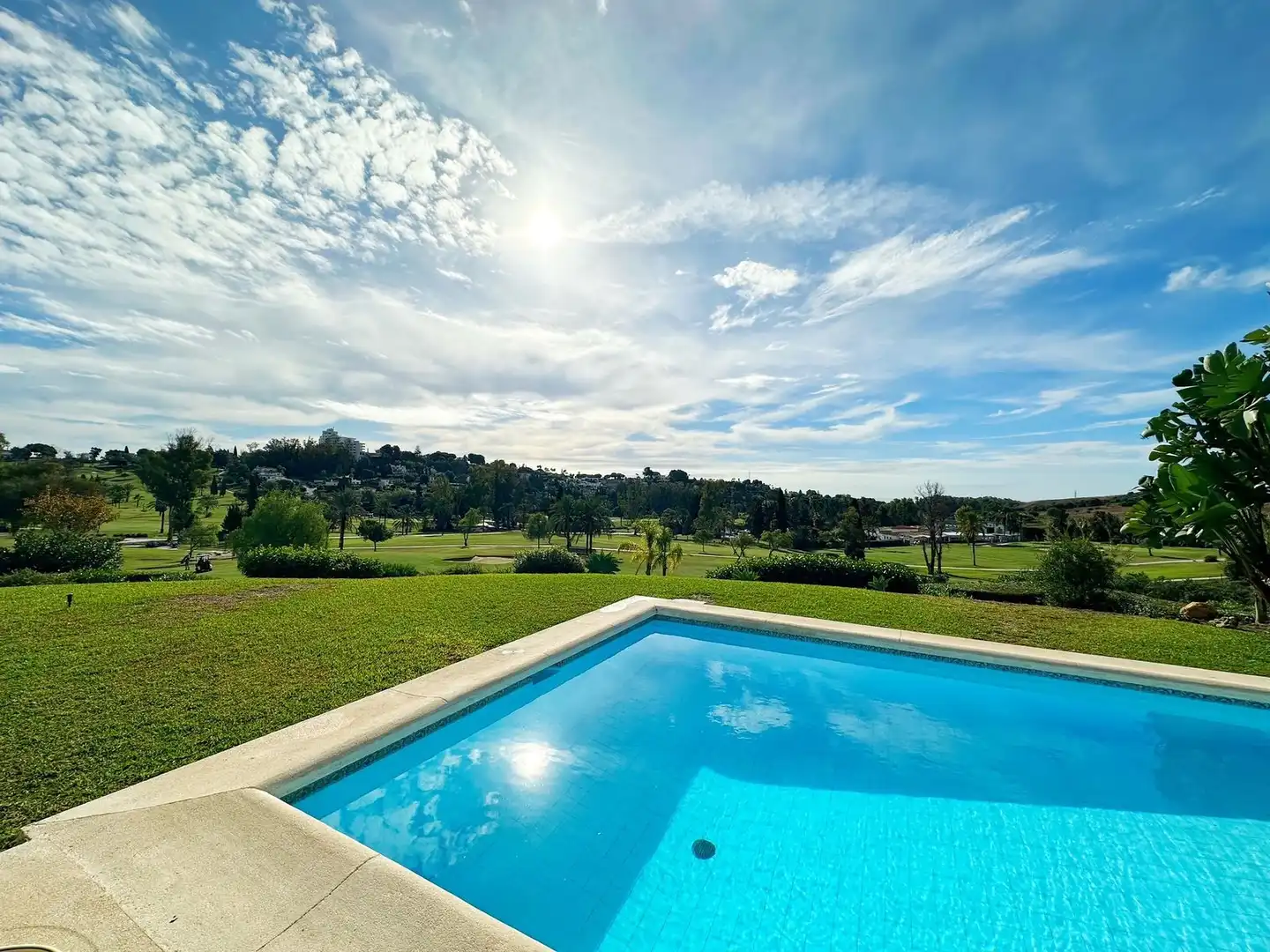 Piscina de Casa o chalet de alquiler en Estepona con Aire acondicionado, Jardín privado y Piscina