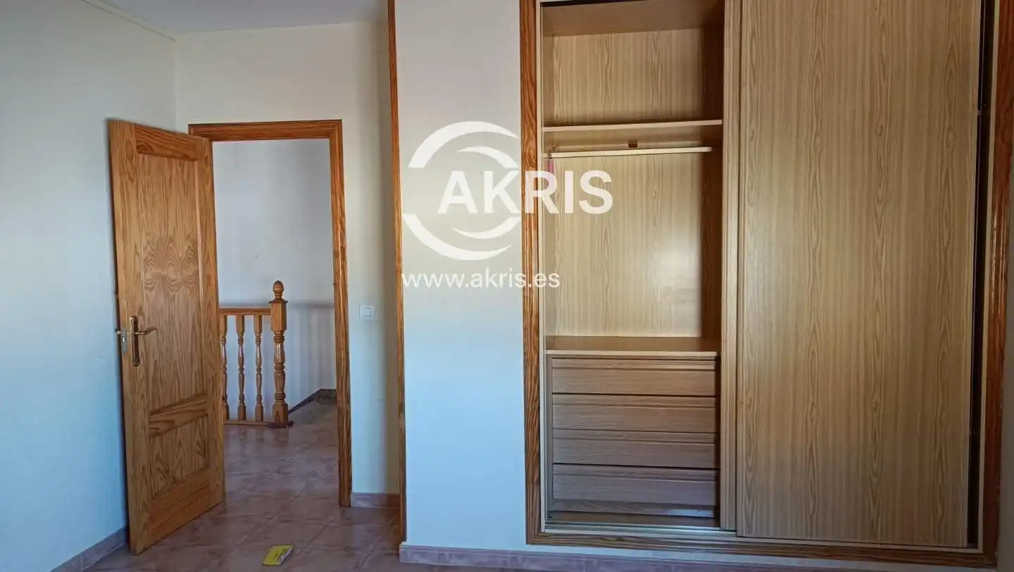 Houses for sale in Calle Colón, La Puebla de Almoradiel