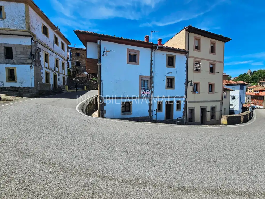 Exterior view of Houses for sale in Colunga  with Storage room and Balcony