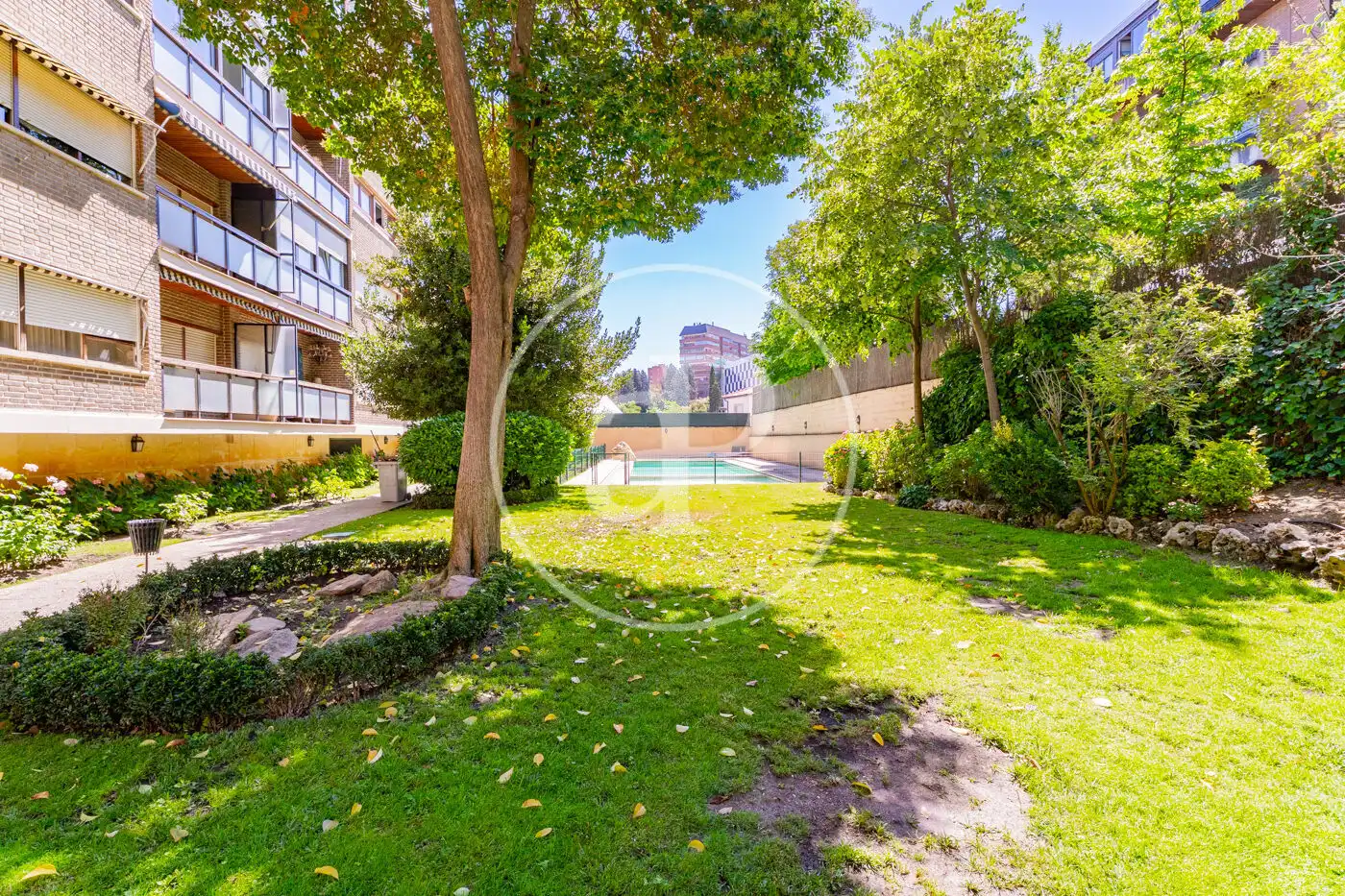 Vista exterior de Piso de alquiler en Madrid con Aire acondicionado, Calefacción y Jardín privado