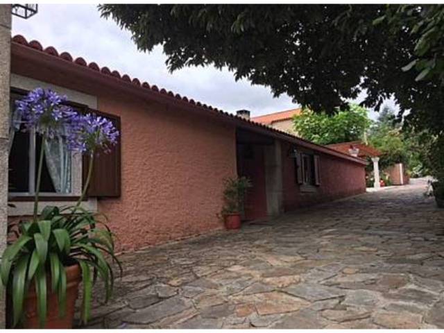 Casa-chalet en Alquiler en Brión