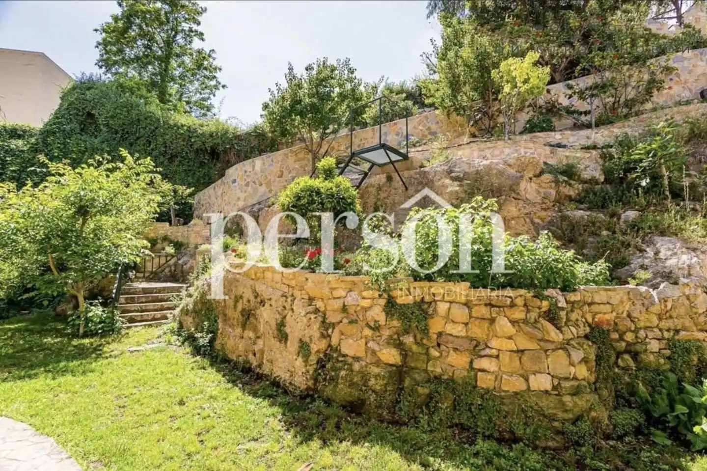 Jardí de Casa o xalet en venda en Rocafort amb Aire condicionat, Calefacció i Jardí privat