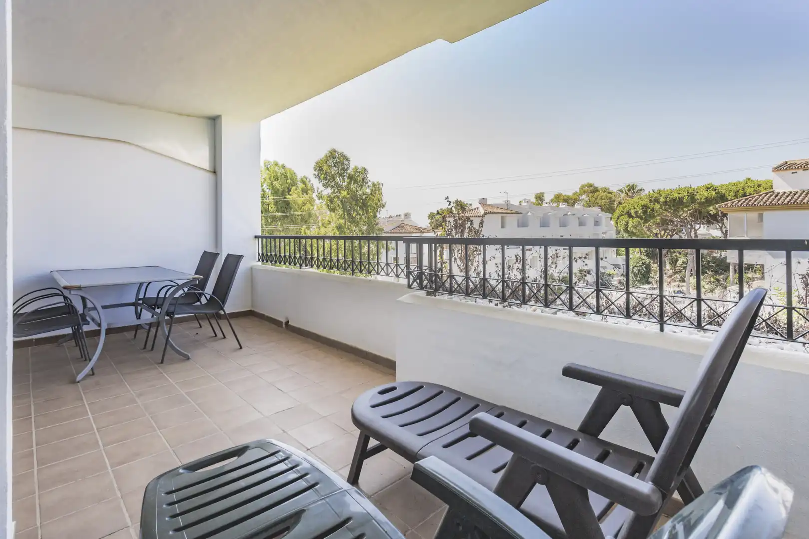 Apartamento con terraza en venta en Calahonda, imagen 2