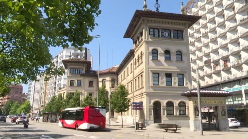 Vista exterior de Apartament en venda en Gijón  amb Calefacció, Parquet i Terrassa